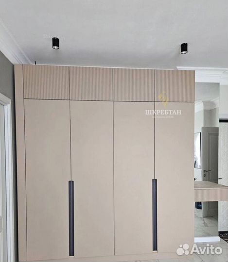 Шкаф купе распашной на заказ от фабрики