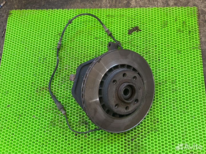 Ступица передняя правая на opel vectra b