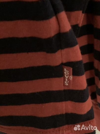 Лонгслив levis