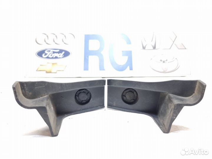 Кронштейн крыла Nissan Tiida седан MR18DE 2008