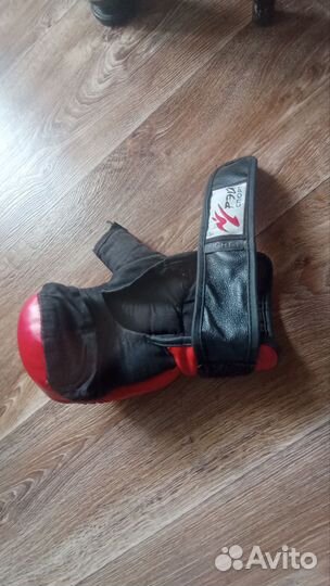 Перчатки для рукопашного боя 10oz