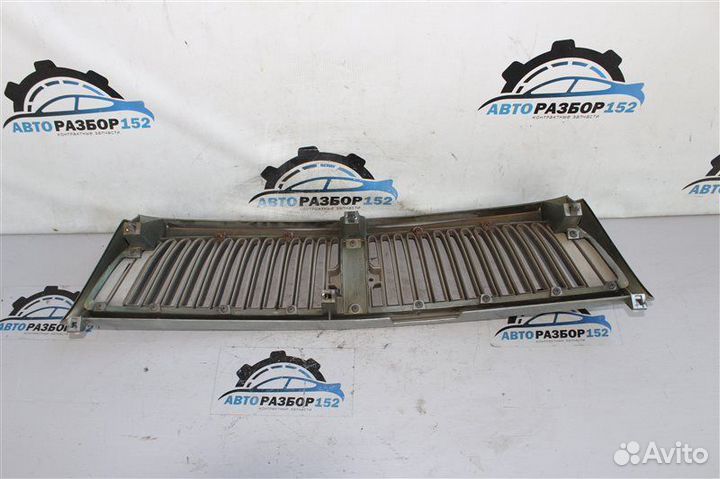 Решетка радиатора Nissan Largo NW30 CD20T