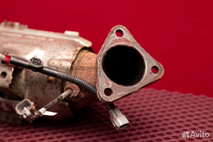 Катализатор передний правый Toyota Land Cruiser