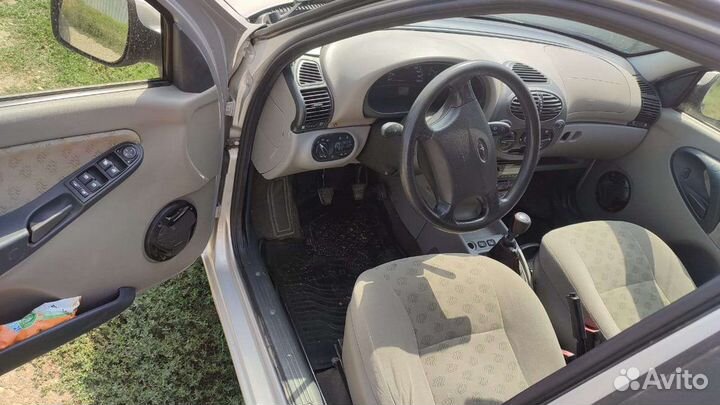 LADA Kalina 1.6 МТ, 2010, 200 000 км