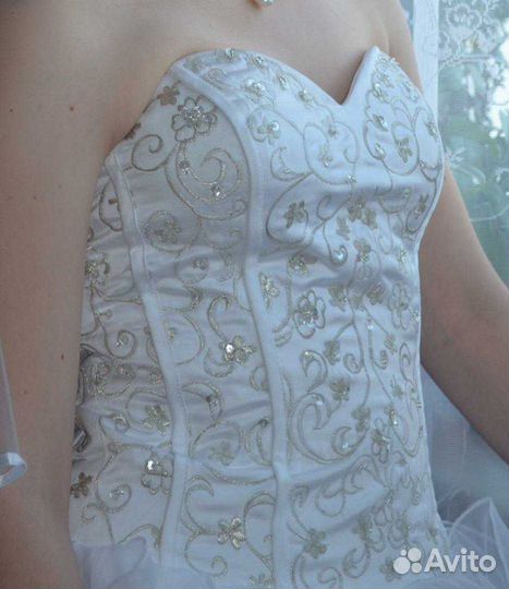 Свадебное платье