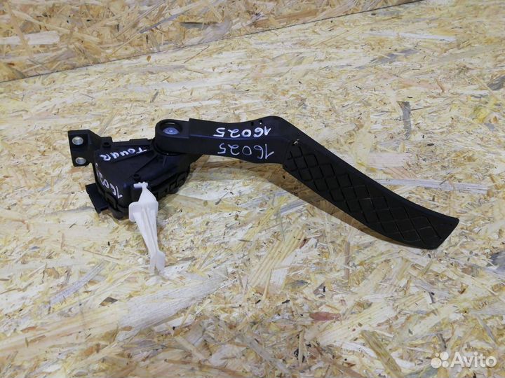 Педаль газа Volkswagen Touareg 2005 7L6723507A