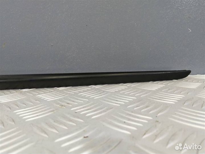 Молдинг стекла лобового Audi A6 C7 4G0854327B