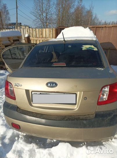 Дверь передняя левая Kia Rio 2 2005-2011
