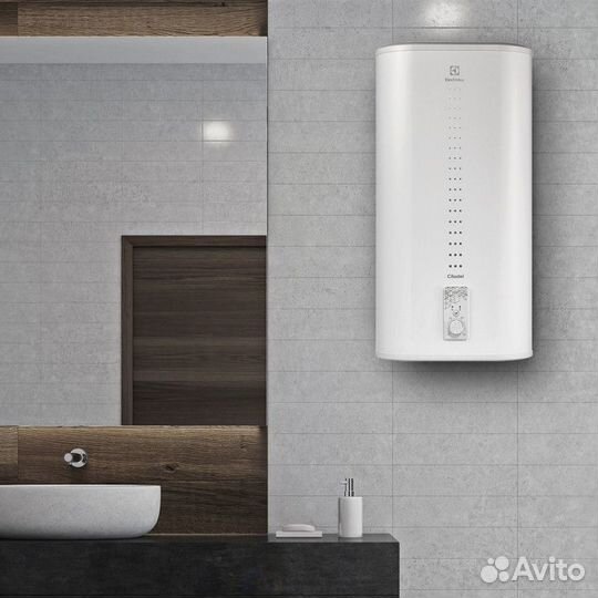 Накопительный водонагреватель Electrolux EWH 30