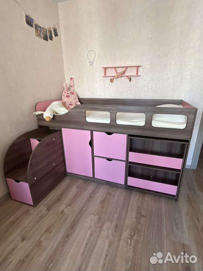 Кровать- чердак для девочки б/ у