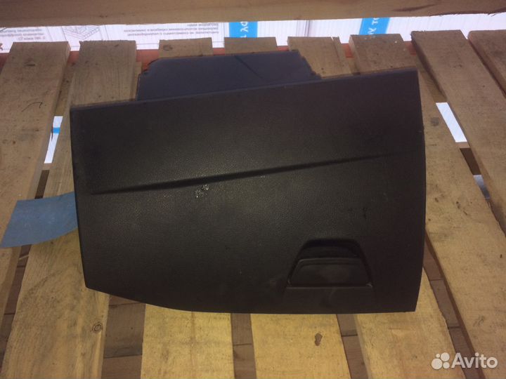 Бардачок Ford Focus 3