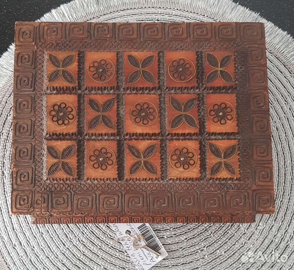 Деревянная шкатулка. Ключница