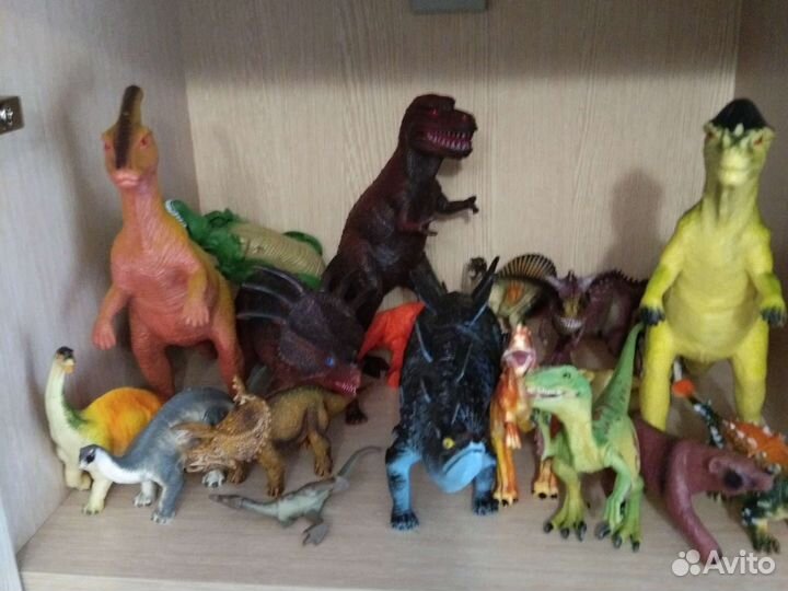 Динозавры игрушки разные