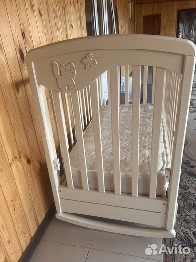 Детская кроватка