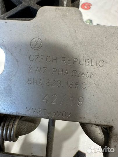 Замок капота Volkswagen Tiguan 2 CZC 1.4 2018