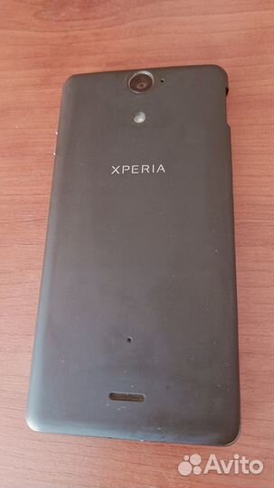 Телефон Sony Xperia V