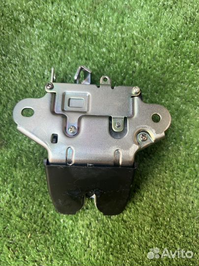 Замок крышки багажника kia rio 4 solaris 2