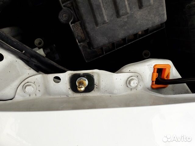 Упор капота Skoda Octavia (ll) A5 2004-2013