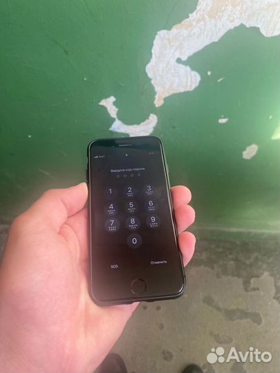 Телефон iPhone 7