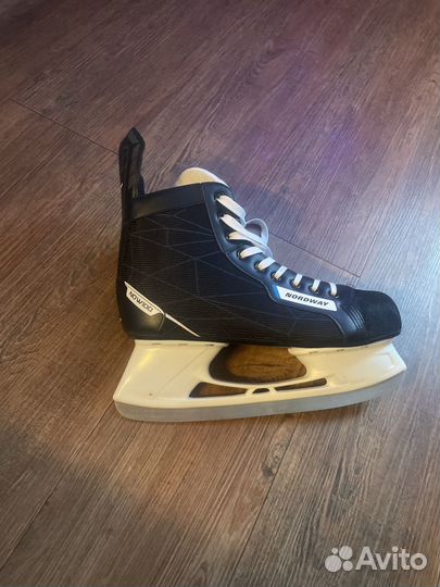 Коньки хоккейные