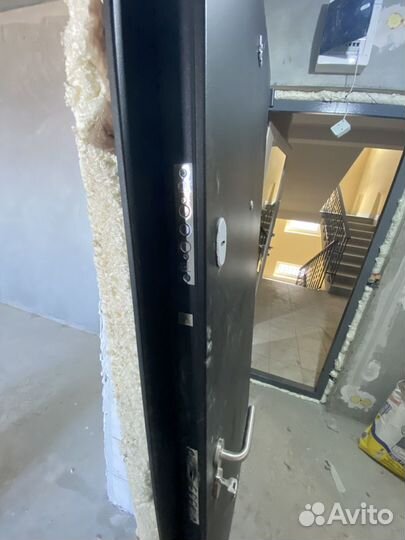 Дверь входная металлическая