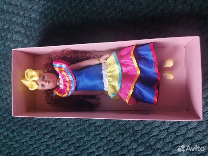 Кукла фарфоровая коллекционная