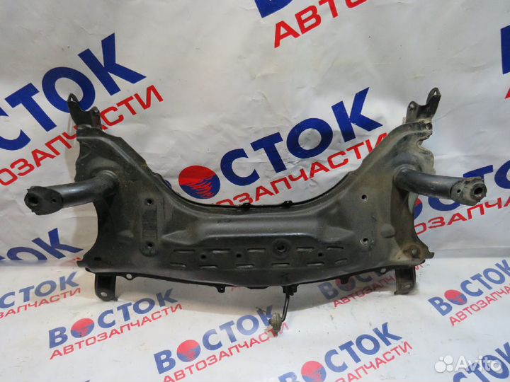 Балка поперечная Перед toyota passo sette M502E