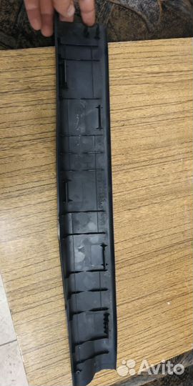 Накладка порога внутренняя передняя левая Highland