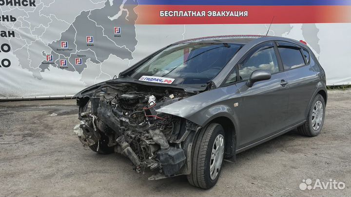 Накладка капота seat Leon (1P) 1P0854699R