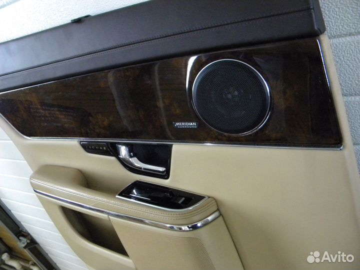 Обшивка двери зад. левая Jaguar XJ Long 351