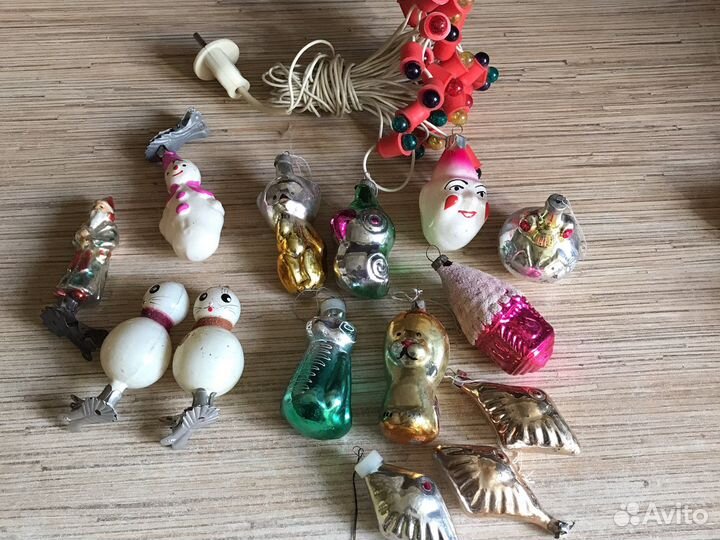 Игрушки и гирлянда ёлочные