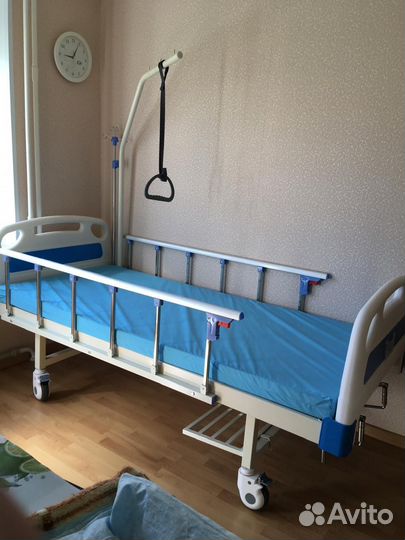 Кровать медицинская двухфункциональная MET DM-370