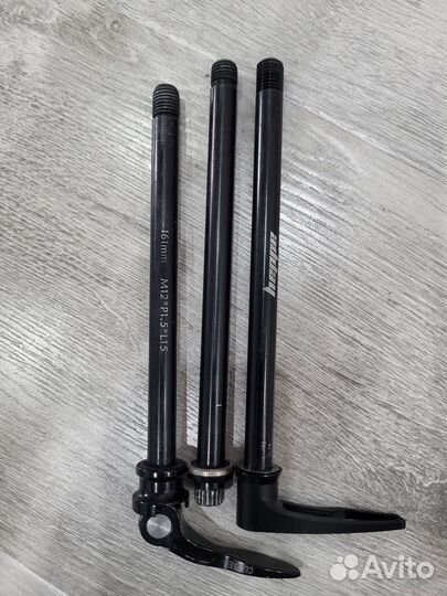 Вело ось 12мм задняя