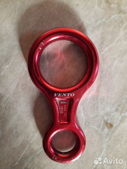 Страховочное устройство восьмерка