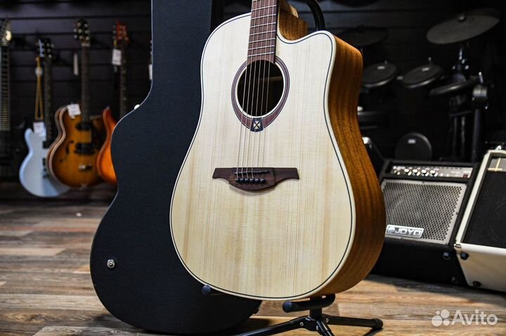 Акустическая Гитара Lag (комплект)