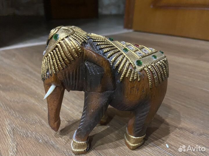 Деревянные статуэтки