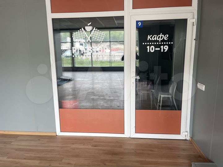 Здание, 2500 м²