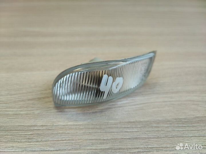 Повторитель поворота левый Renault Sandero Stepway