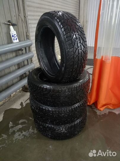 Tigar SUV Ice 215/60 R17 100