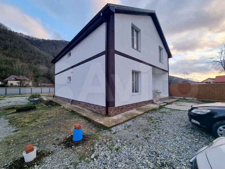 Дом 180 м² на участке 7 сот.