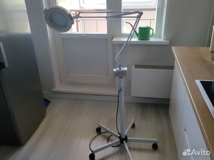 Лампа лупа для косметолога