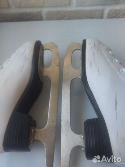 Коньки фигурные для девочки