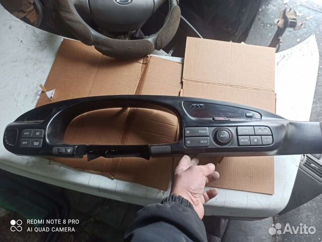 Накладка на торпедо Mazda Millenia 2001 (TA01G0423