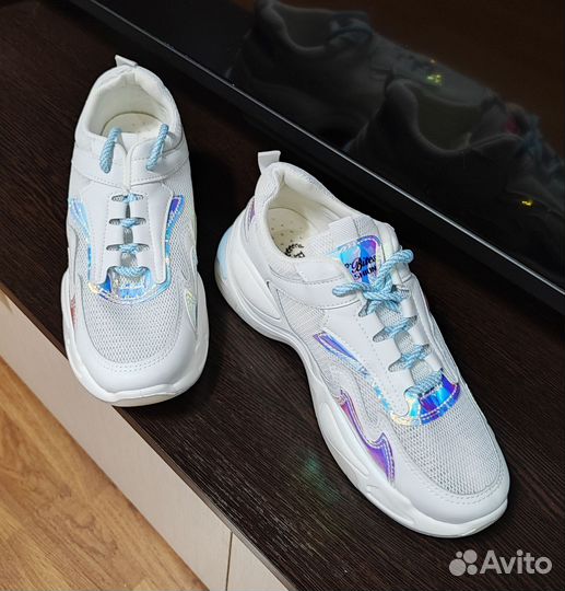 Кроссовки новые, сетка