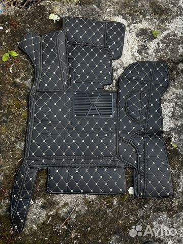 Автомобильные коврики из экокожи 3d