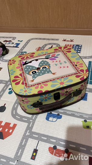 Чемодан декоративный