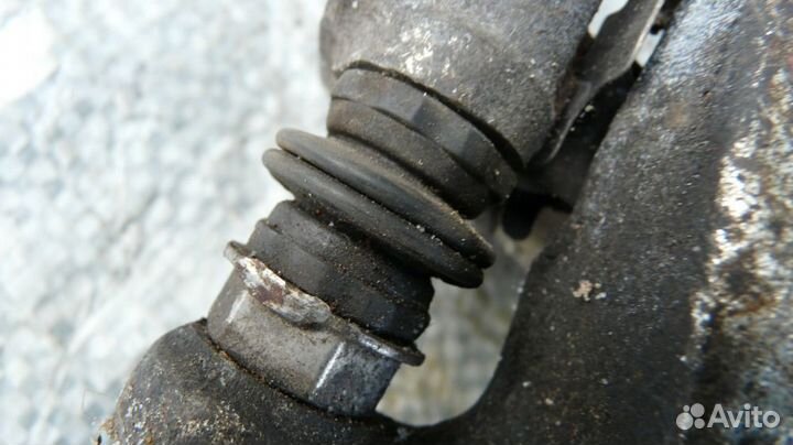 Суппорт тормозной пер правый Kia Venga I