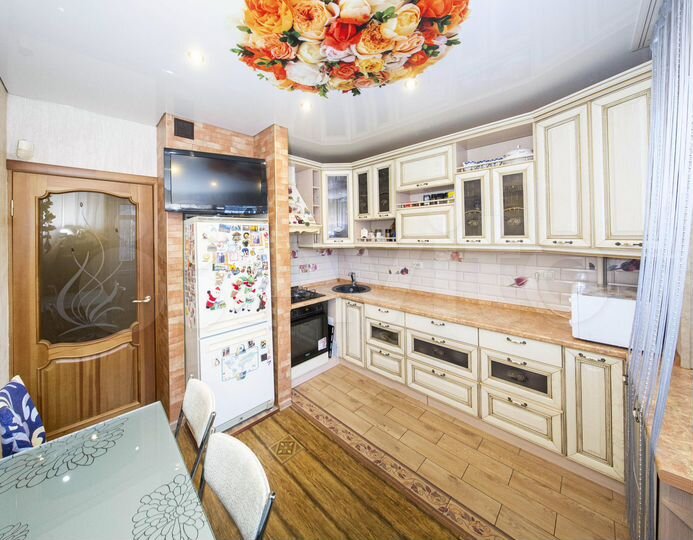 3-к. квартира, 80 м², 2/10 эт.