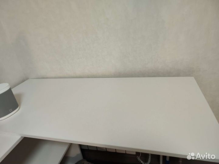 Стол и слеллаж