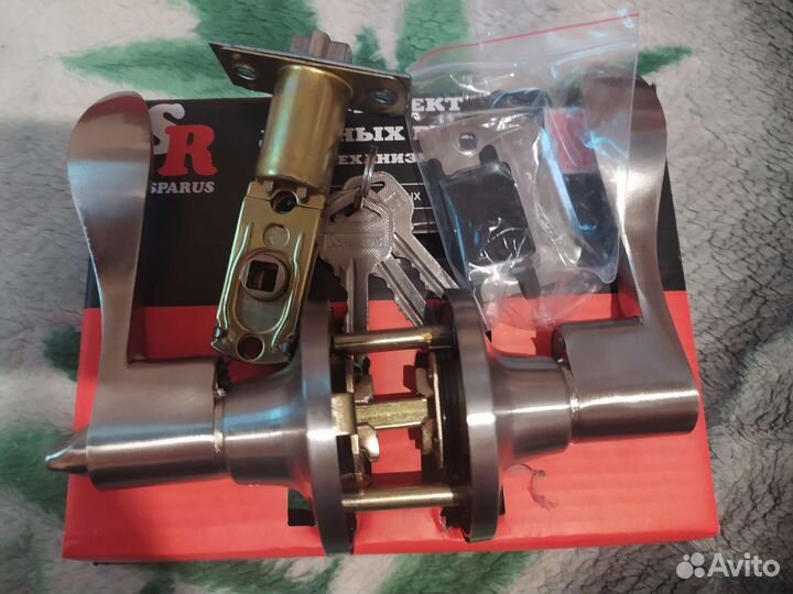 Дверная ручка межкомнатная с защёлкой